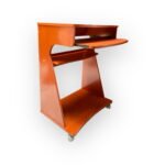 Escritorio Compacto con Bandeja Deslizable y Ruedas